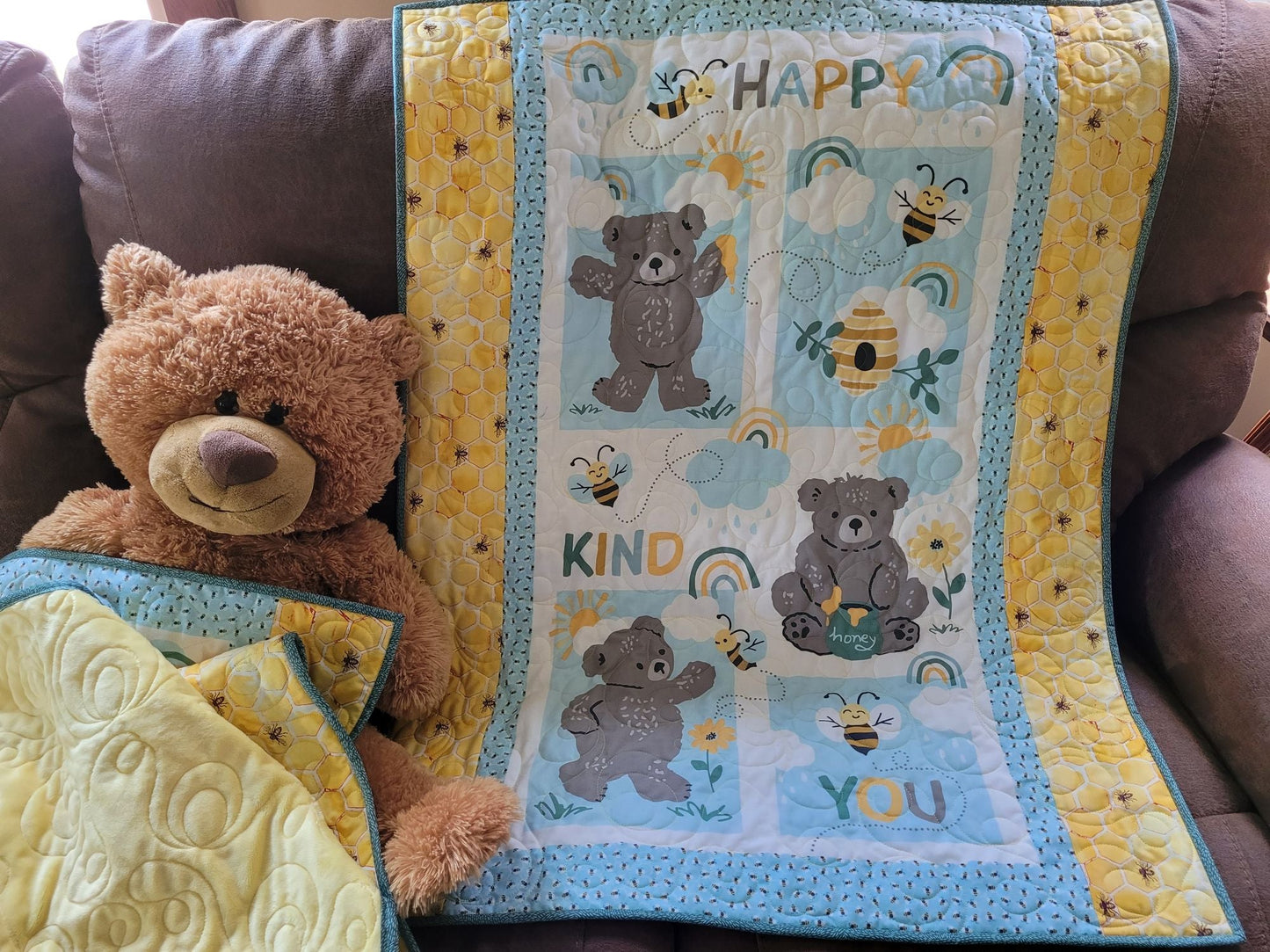 Happy Bears n Bees Baby Quilt