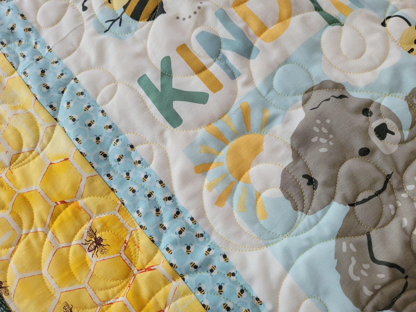 Happy Bears n Bees Baby Quilt