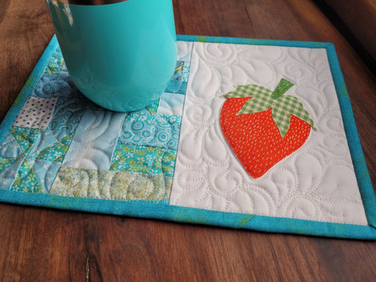 Strawberry Mug Rug Quilt