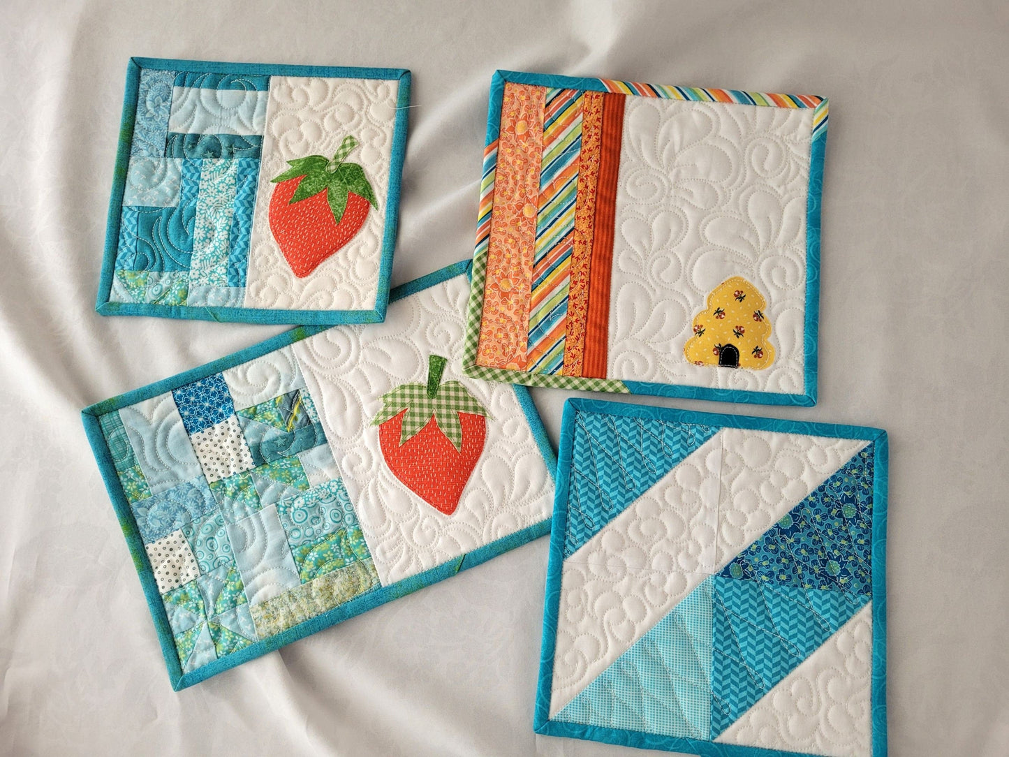 Strawberry Mug Rug Quilt