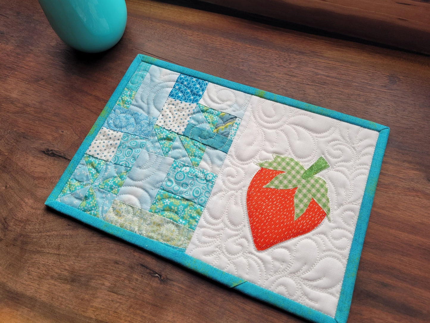 Strawberry Mug Rug Quilt