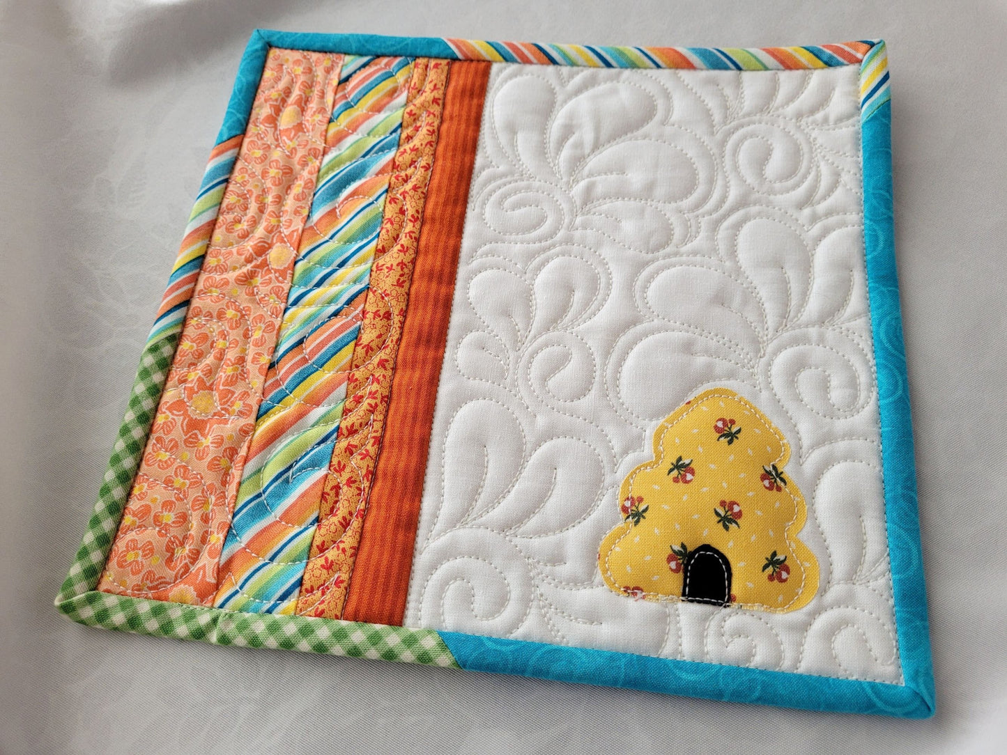 Quilted Coaster | Bee Skep