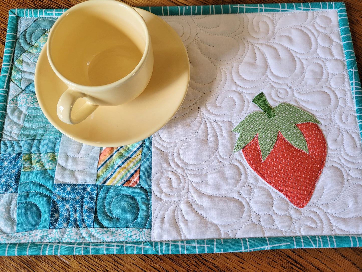 Strawberry Mini Quilt , Mug Rug & Desk Coaster