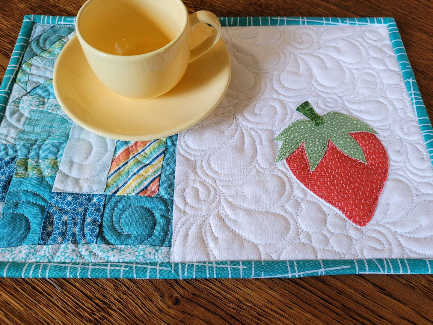 Strawberry Mini Quilt , Mug Rug & Desk Coaster